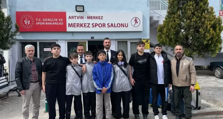 Artvinli Taekwondocular madalya için Antalya’ya gitti