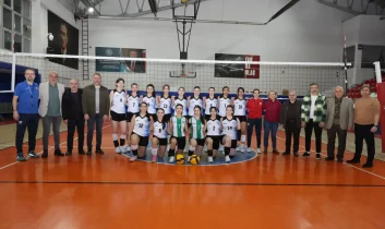 Artvinspor, kadın ve erkek bölgesel voleybol ligine hazırlanıyor