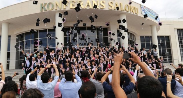 Mezuniyetler Yeni Bir Başlangıçtır