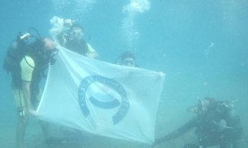 Su Altında ASÜ Bayrağı Açtılar