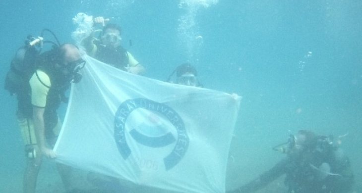 Su Altında ASÜ Bayrağı Açtılar
