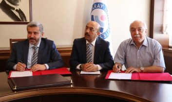 ASÜ’de Tezsiz Yüksek Lisans Online Ortama Taşınıyor