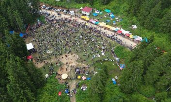 Göllüalan’da horon zamanı: Sinlice Yayla Şenliği’ne yoğun katılım