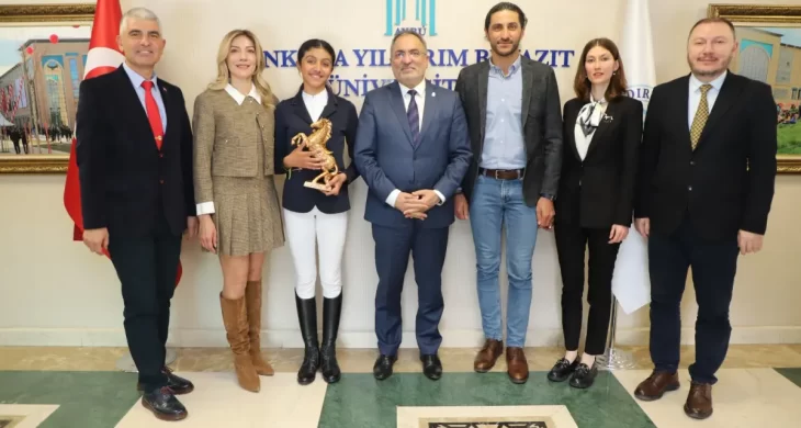 AYBÜ Binicilik Takımı’ndan kupa yağmuru: Rektör Köseoğlu başarılı sporcuları ağırladı