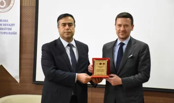 AYBÜ’de ‘Siyaset ve Değerler’ Paneli: Millî Vizyon masaya yatırıldı