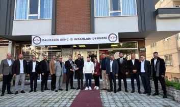AY-SİAD, ‘Kardeş Şehir’ Balıkesir’e çıkartma yaptı