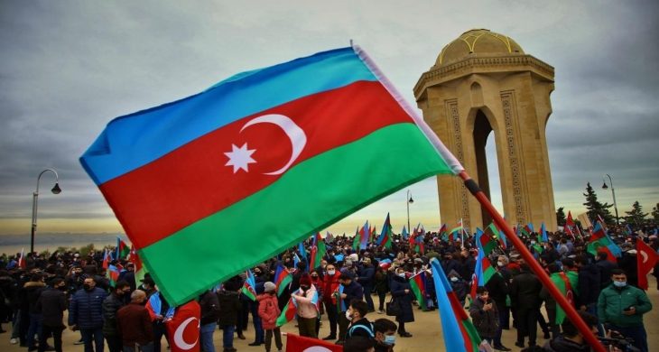 Azerbaycan bağımsızlığının 34. yılını gururla kutluyor