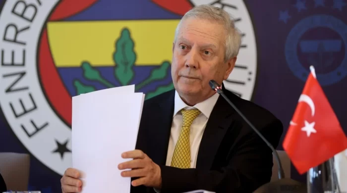 Aziz Yıldırım Divan’da sert çıktı: “Bu transferleri kim yaptı!”