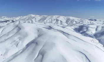 Baharda kış: Bayburt’ta kar kalınlığı 2 metreyi aştı