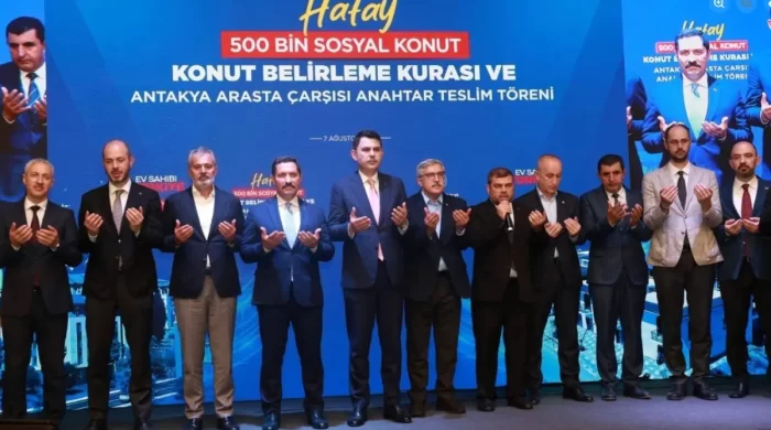 Bakan Kurum: Omuz omuza vererek zorlukları aştık