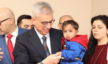 Bakan Memişoğlu Mısır’da Filistinli hastaları ziyaret etti