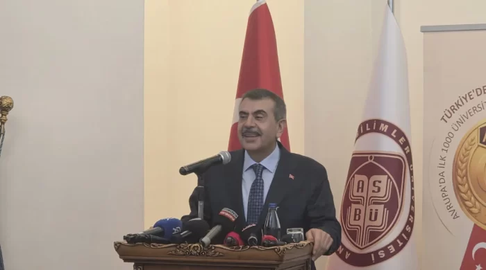 Bakan Tekin: “Biz kimin çocuğu oluyoruz arkadaşlar?”