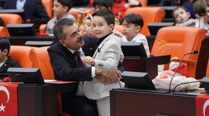 Bakan Tekin’in 23 Nisan Mesajı