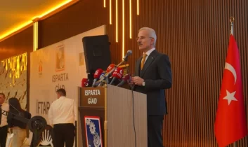 Bakan Uraloğlu Isparta’da iş dünyasıyla iftarda buluştu