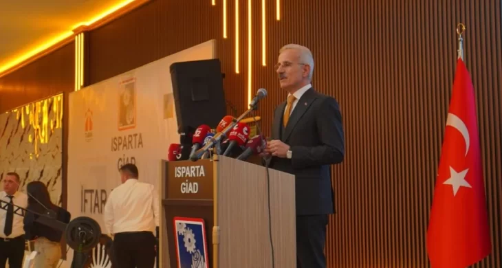 Bakan Uraloğlu Isparta’da iş dünyasıyla iftarda buluştu