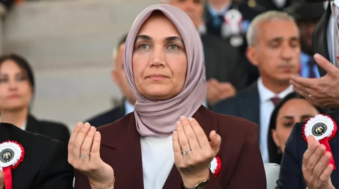 Bakan Yardımcısı Yiğitbaşı genç polisleri tebrik etti: “Allah ayaklarına taş değdirmesin”