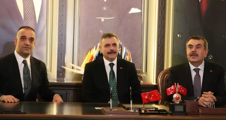 Bakanlar Erzurum’da “Ahde Vefa İftarı”nda vatandaşlarla buluştu