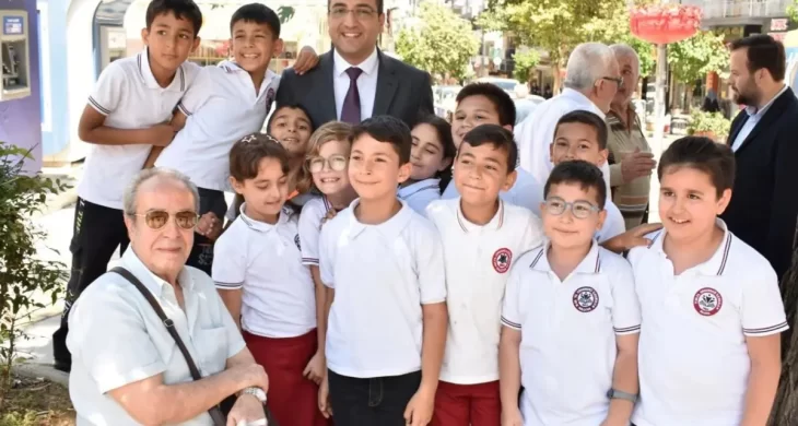 Balçova’da öğrencilere okul kıyafeti, çanta ve ayakkabı desteği