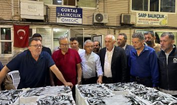 Balıkesir’de balık sezonu ilk mezatla açıldı