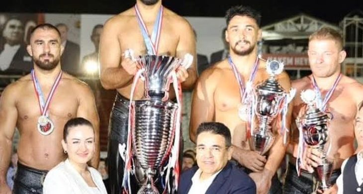 Balıkesir Büyükşehir Belediyesporlu Enes Doğan Elmalı’nın 2. kez Başpehlivanı oldu