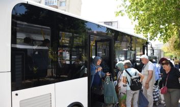 Balıkesir Belediyesi’nden semt pazarına ulaşımı kolaylaştıran hizmet