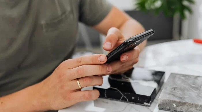 ‘Banka personeliyiz’ diyerek 1,5 milyon lira dolandırdılar