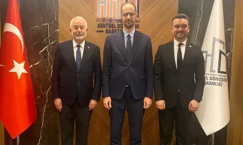 Başkan Başdeğirmen’den Ankara teması: Kentsel dönüşüm projeleri masada