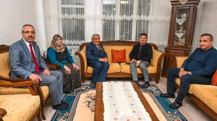 Başkan Dinçer, iftar sofalarında vatandaşlarla buluşuyor