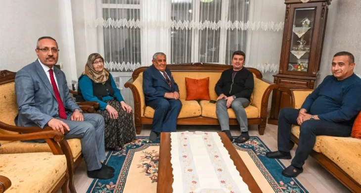 Başkan Dinçer, iftar sofalarında vatandaşlarla buluşuyor