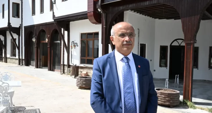 Başkan Er: “Kerpiç Evler, nezih bir buluşma noktası olacak”