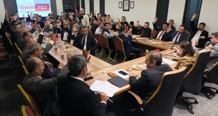 Başkan Mustafa Karslıoğlu güven tazeledi