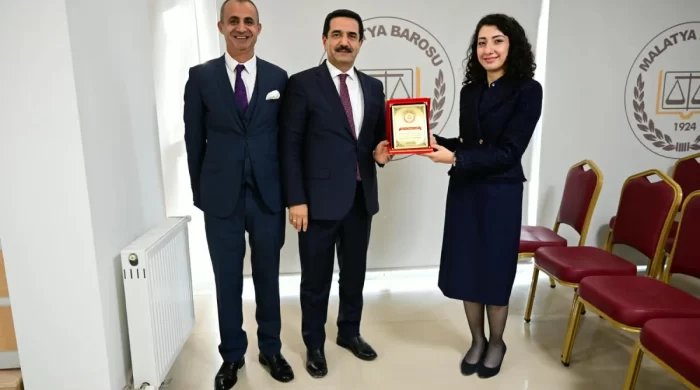 Başkan Taşkın, genç avukatlarla meslek hayatındaki deneyimlerini paylaştı