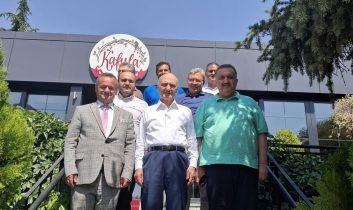 Çevre ve Şehircilik Eski Bakanı Erdoğan Bayraktar Başkent Üniversitesi kampüsüne ziyaret