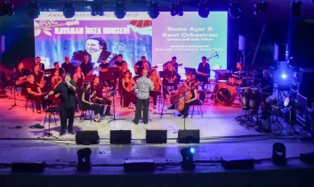Başkentliler “Kayahan İmza Konseri”nde buluştu