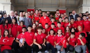 Paralimpik Milli sporcular tarihi başarılara imza attı