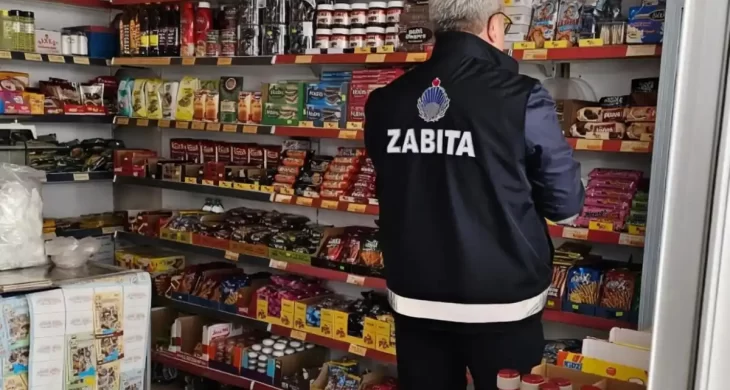Malatya Battalgazi’de bakkallarda tarihi geçmiş ürünler toplandı