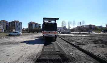 Battalgazi’de sökülen asfalt kırsal yollarda kullanılıyor