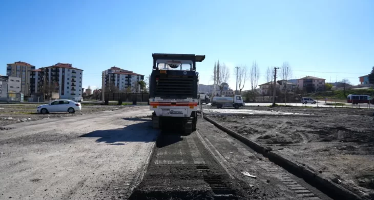 Battalgazi’de sökülen asfalt kırsal yollarda kullanılıyor