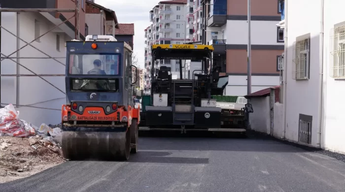 Malatya Battalgazi’de yollar yenileniyor