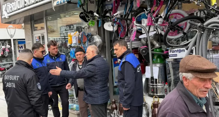 Bayburt’ta kaldırım işgallerine zabıta denetimi