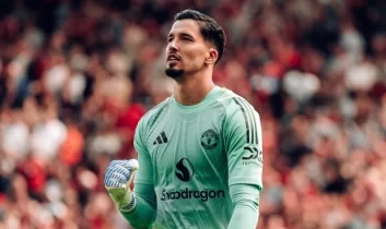 Bayındır: Old Trafford’da Türk bayrağını dalgalandırmak gurur