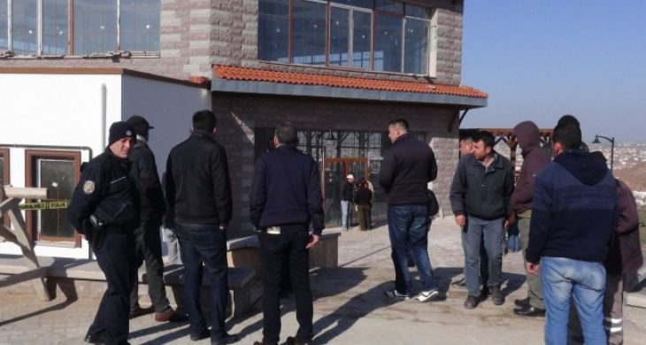 Bekçi, Tuvalette Ölü Bulundu