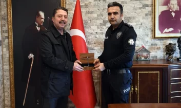 Belediye başkanı Dr. Özer Kasap’tan Emniyet Müdürüne ziyaret