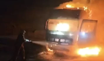 Belen’de seyir halindeki TIR’da yangın çıktı