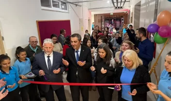 Beypazarı Akşemsettin Ortaokulu’nda kütüphane açıldı