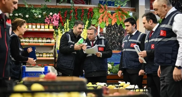 Biber fiyatıyla oynayan markete 1,8 milyonluk yaptırım