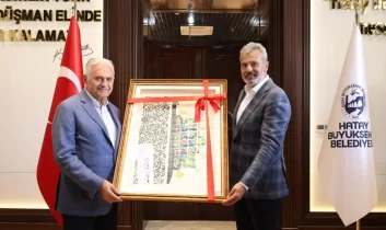 Binali Yıldırım HBB Başkanı Öntürk’ü ziyaret etti