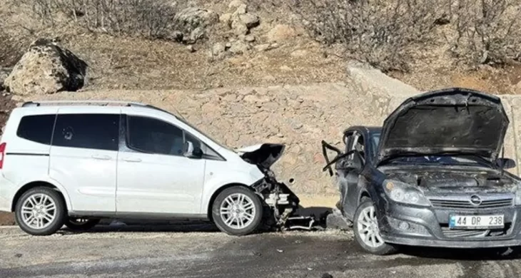 Bingöl’de feci kaza: 2 ölü, 3 yaralı