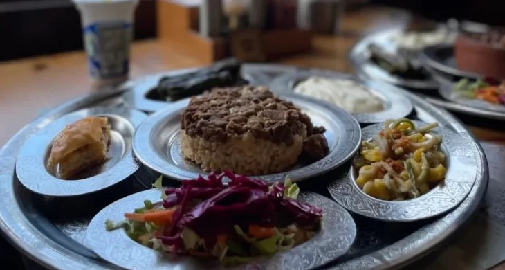 Bir tabak lezzet, bir öğrenciye gelecek