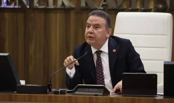 Böcek soruşturmasında yeni gözaltı: Özel kalem personeli yakalandı